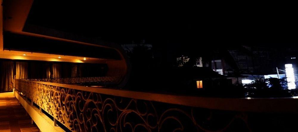 Nilani Hotel Ratnapura Zewnętrze zdjęcie