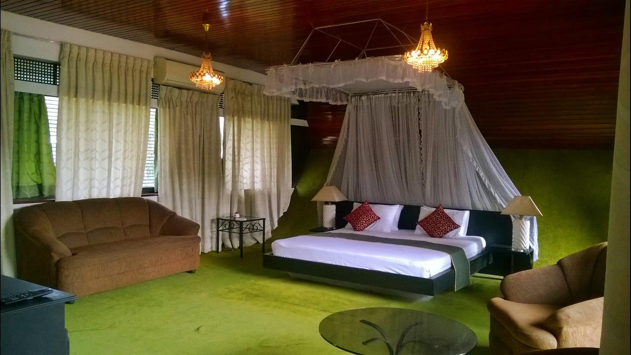 Nilani Hotel Ratnapura Zewnętrze zdjęcie