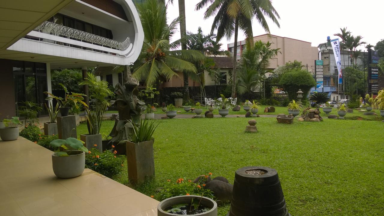 Nilani Hotel Ratnapura Zewnętrze zdjęcie