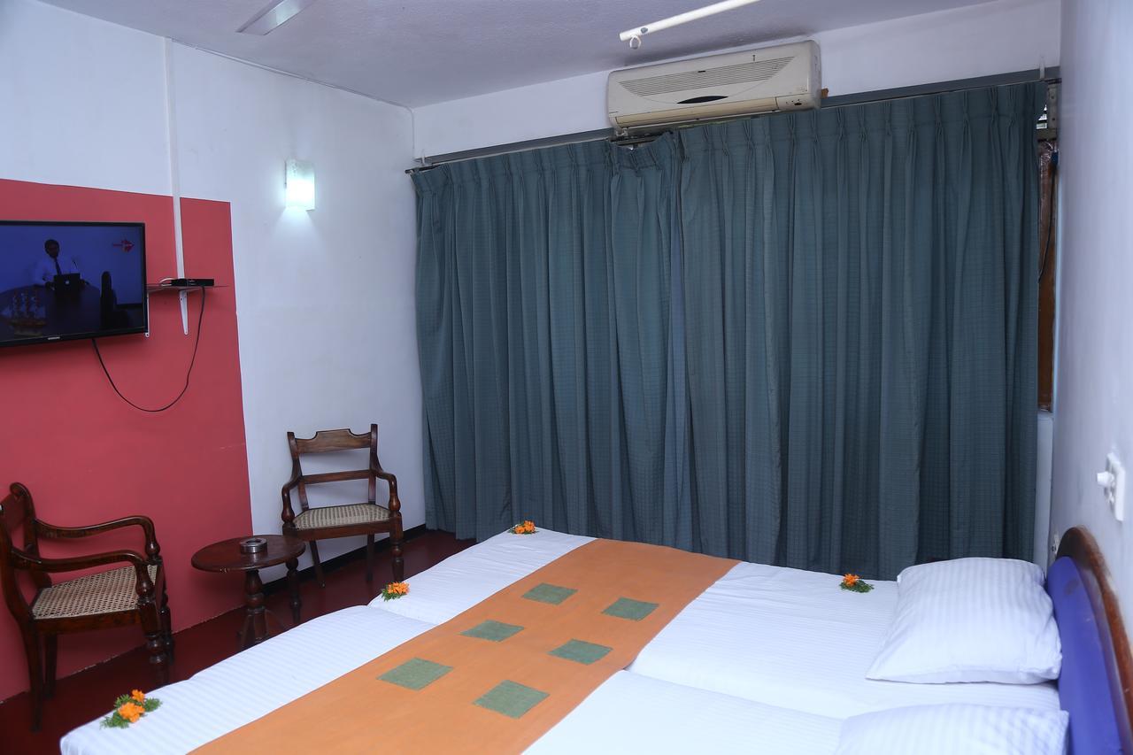 Nilani Hotel Ratnapura Zewnętrze zdjęcie