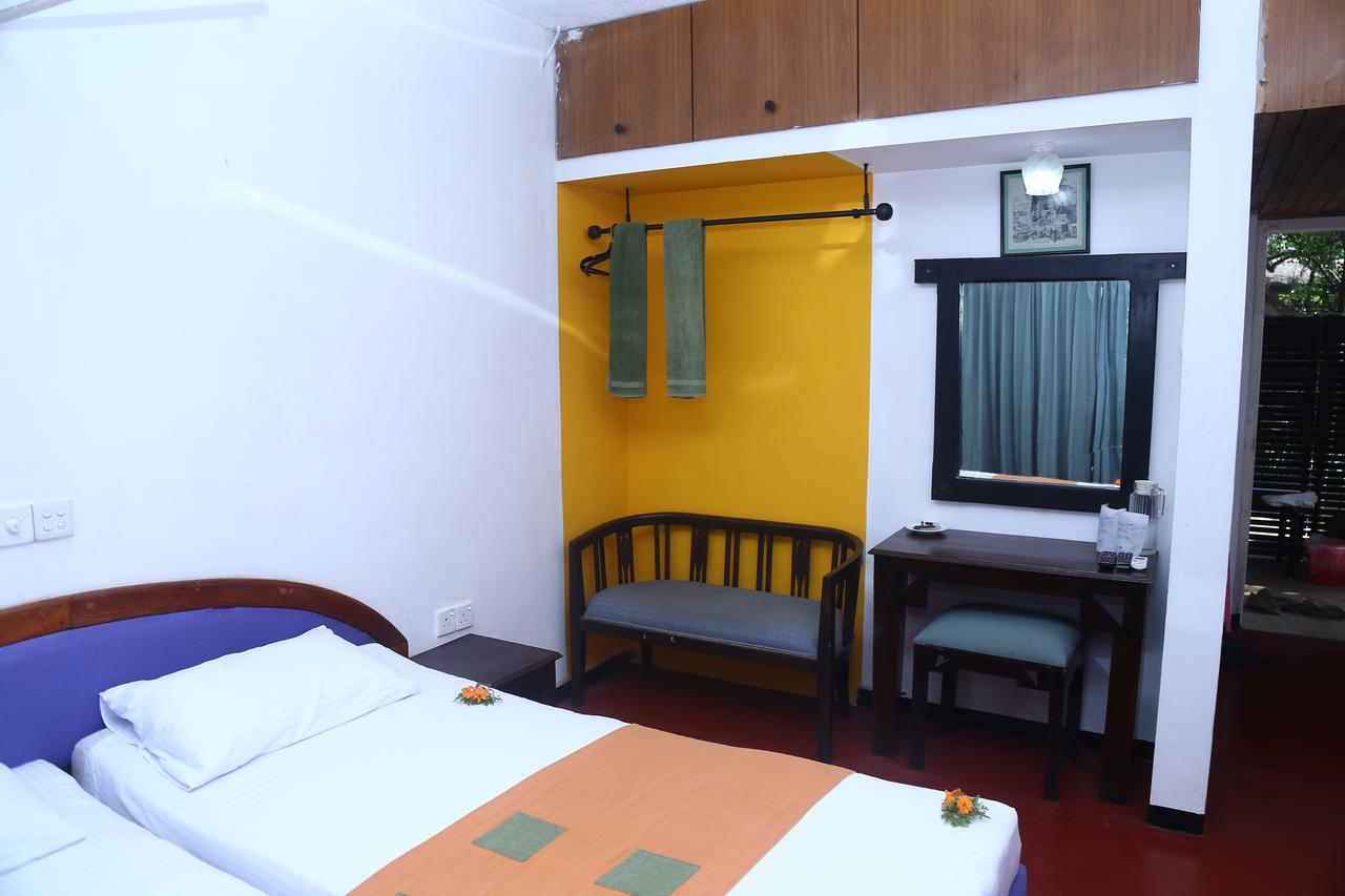 Nilani Hotel Ratnapura Zewnętrze zdjęcie