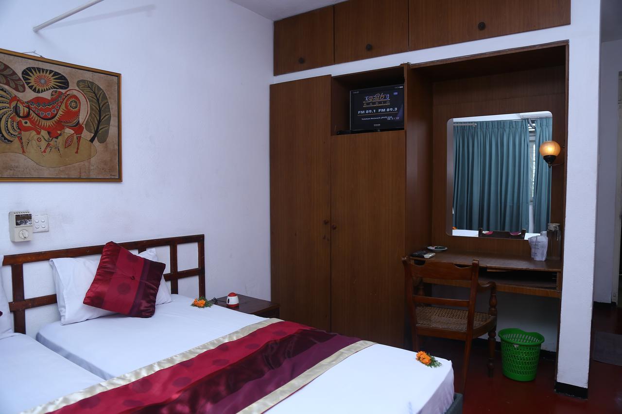Nilani Hotel Ratnapura Zewnętrze zdjęcie