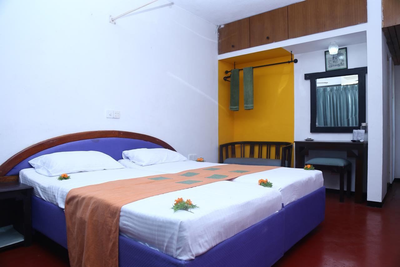 Nilani Hotel Ratnapura Zewnętrze zdjęcie