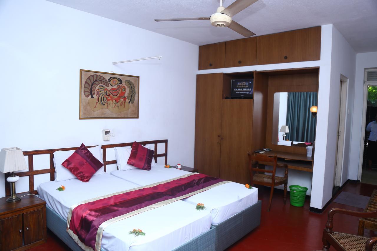 Nilani Hotel Ratnapura Zewnętrze zdjęcie